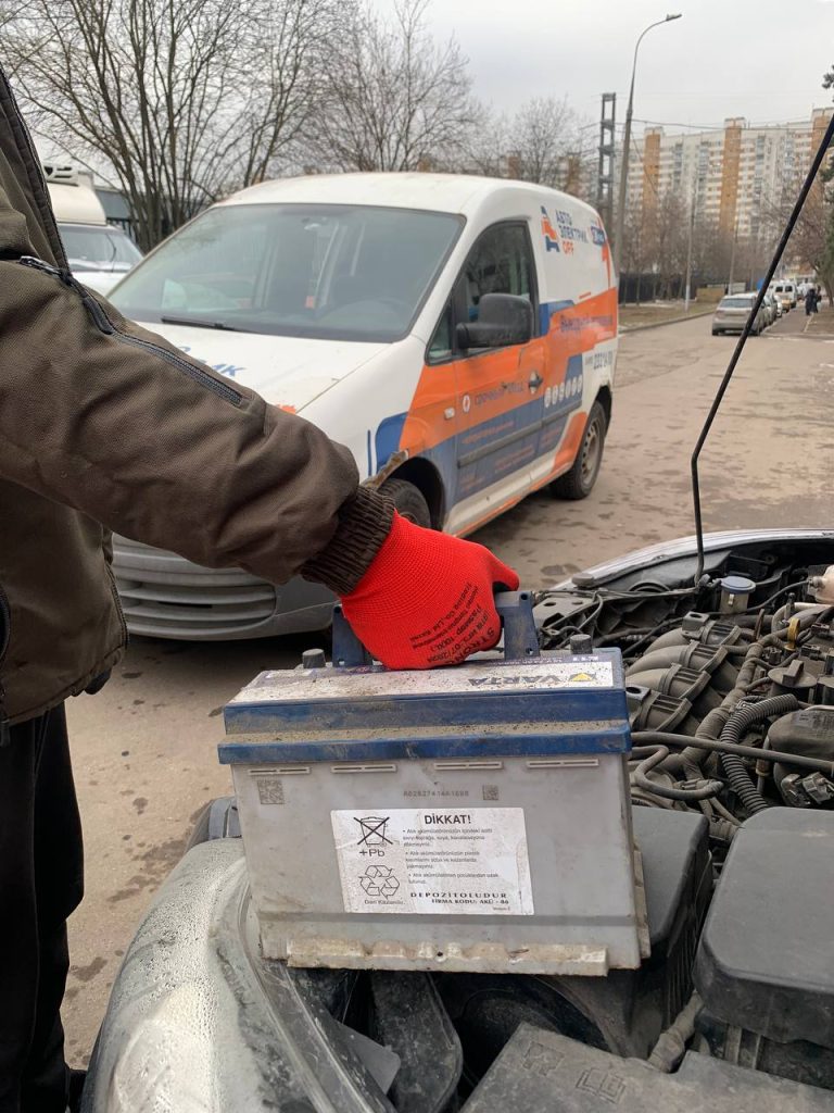 Замена аккумулятора автомобиля