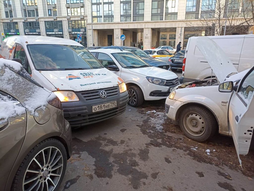 прикурить аккумулятор автомобиля